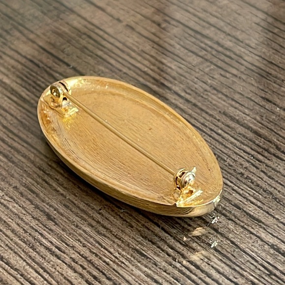 Vintage Gold-tone Oval Filigree Pin - Picture 6 of 15